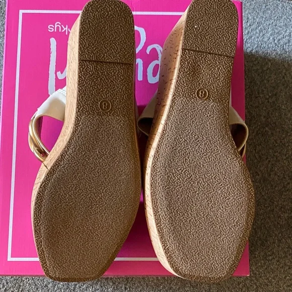 Cream and Gold Chain Sandals - Picture 4 of 6